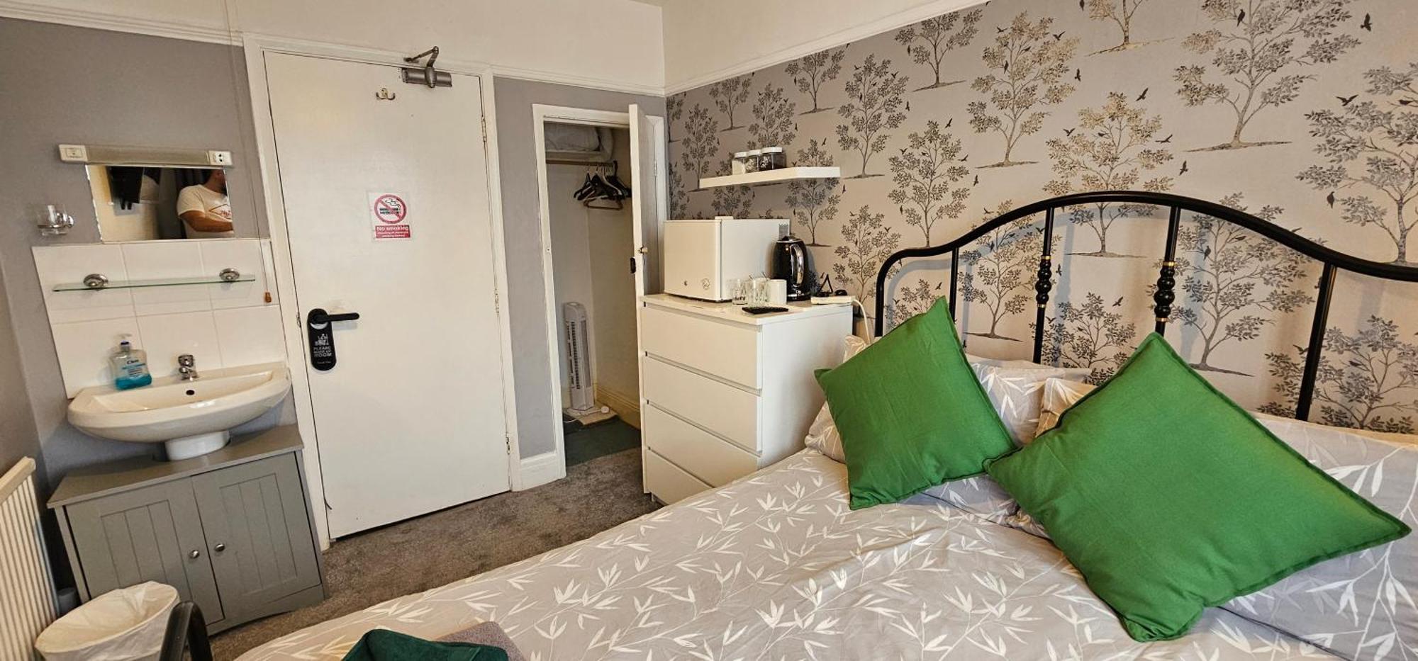 The Roslyn Guest House Paignton Esterno foto